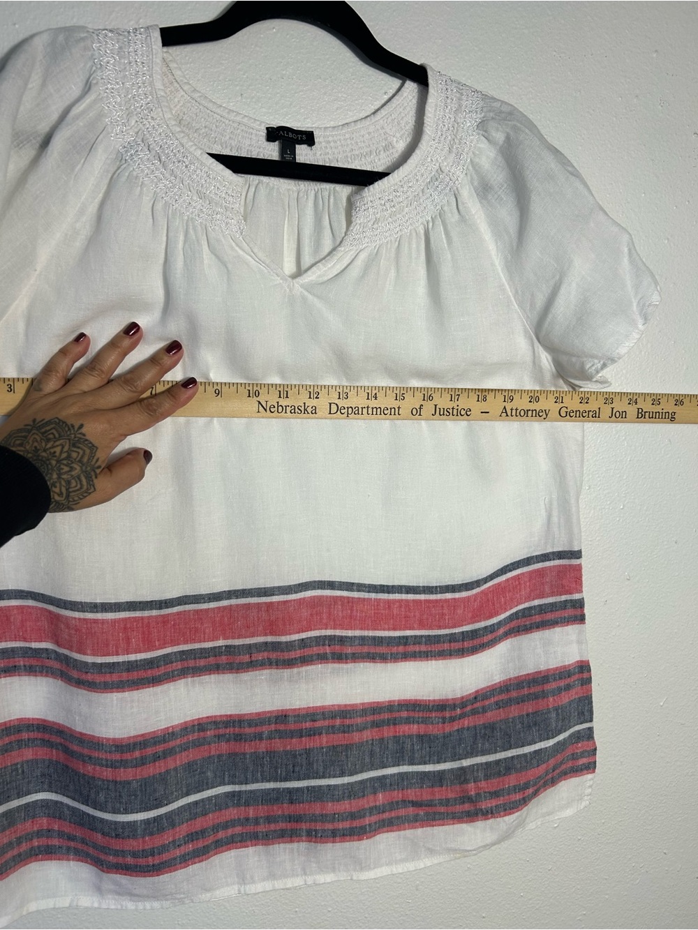 Talbots 100% Linen Blouse L Large White Red Blue Striped Border Smocked V-Neck - Picture 6 of 7